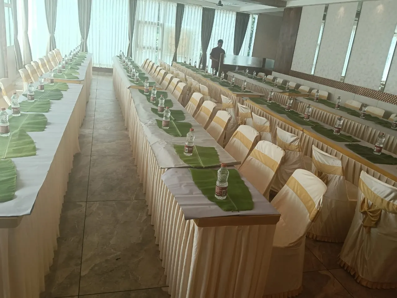 Banana-leaf dining